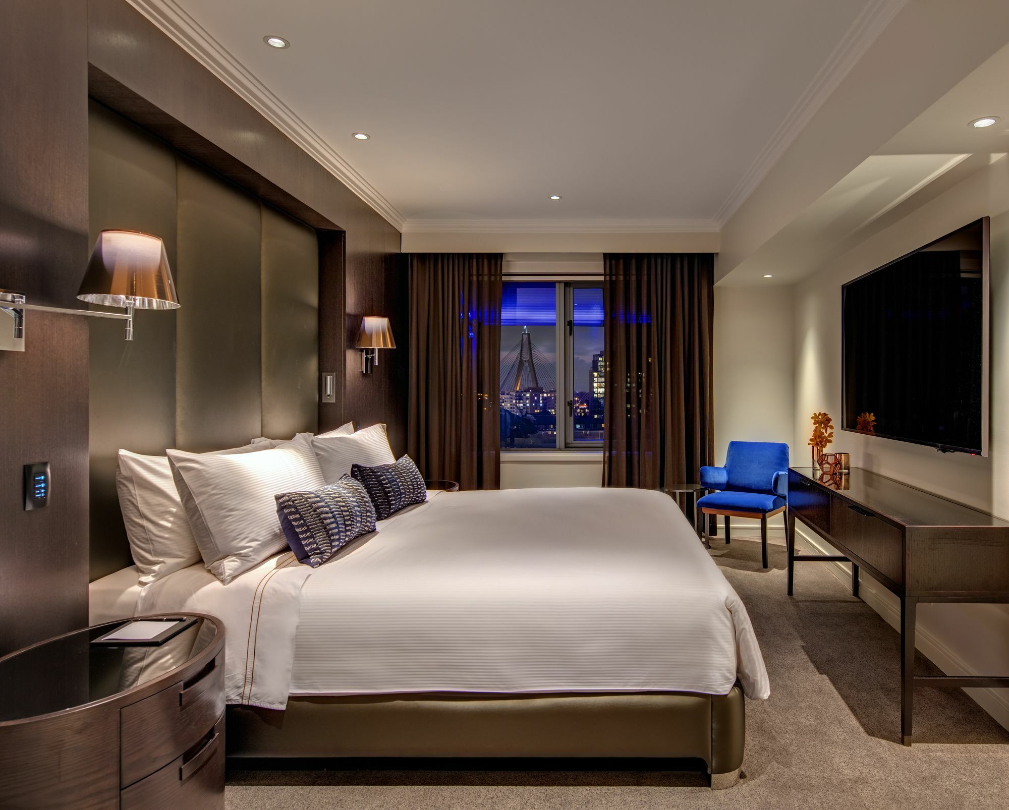 The Star Grand Hotel And Residences Sydney Eksteriør billede A guest room at the Four Seasons Hotel